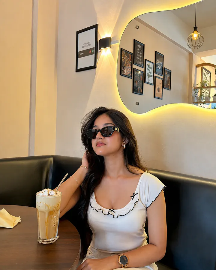 Samaira verified Jaipur companion profile in C-Scheme, Jaipur